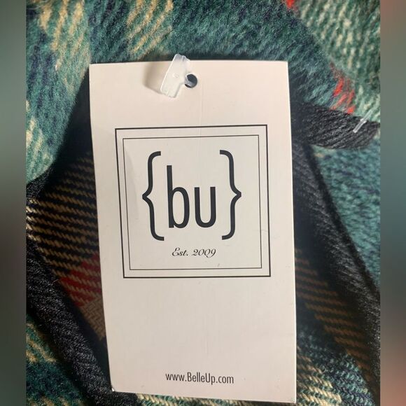 ✨ NWT ✨BelleUp ‘Box Him Out’ Button Pullover Poncho - S/M - Picture 4 of 7